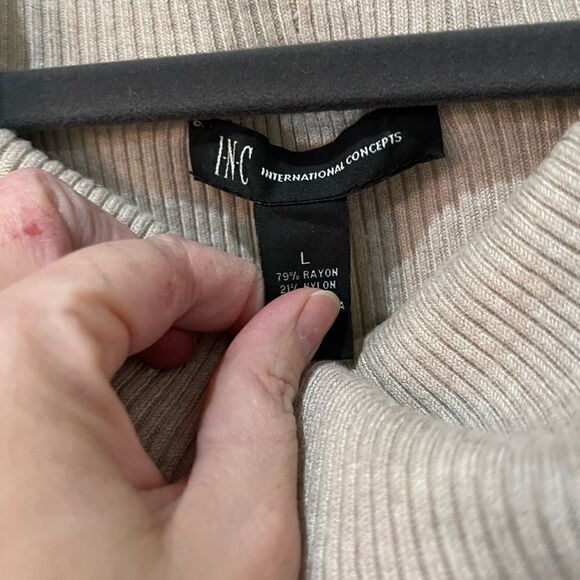 Sexy Short Sleeve Ribbed Cowl Neck Light Sweater - Picture 6 of 16